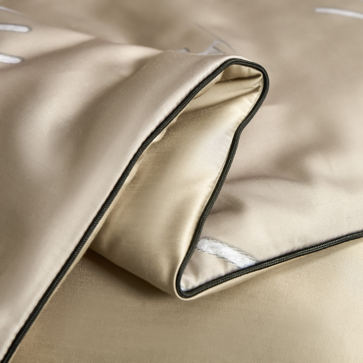 91家纺网 家纺一手货源 找家纺 新方向 2026新款数码印花A类20%蚕丝天丝棉夏被夏凉被空调被四件套-戎马一生 戎马一生-香槟