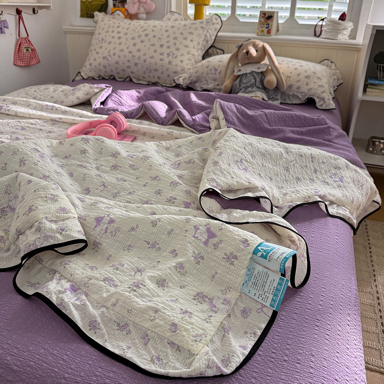 91家纺网 家纺一手货源 找家纺 水墨江南 2026新款泡芙纱花边夏被四件套 紫色小兔