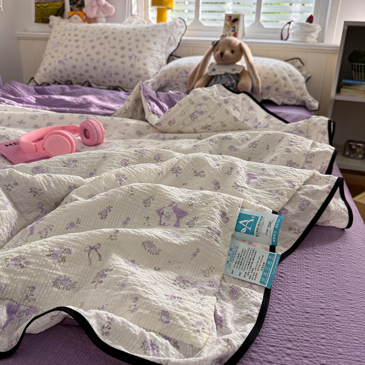 91家纺网 家纺一手货源 找家纺 水墨江南 2026新款泡芙纱花边夏被四件套 紫色小兔