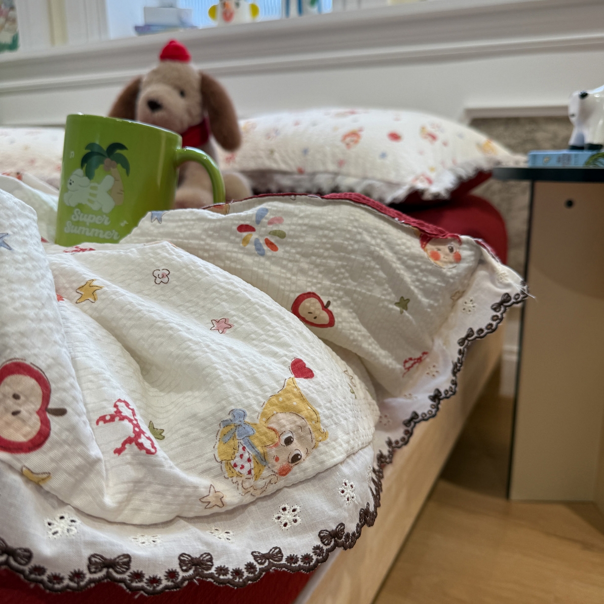 91家纺网 家纺一手货源 找家纺 水墨江南 2026新款泡芙纱全棉花边夏被四件套 花边夏被-红色星仔