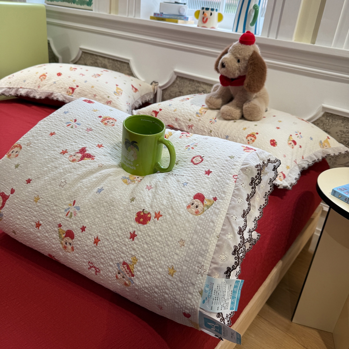 91家纺网 家纺一手货源 找家纺 水墨江南 2026新款泡芙纱全棉花边夏被四件套 花边夏被-红色星仔