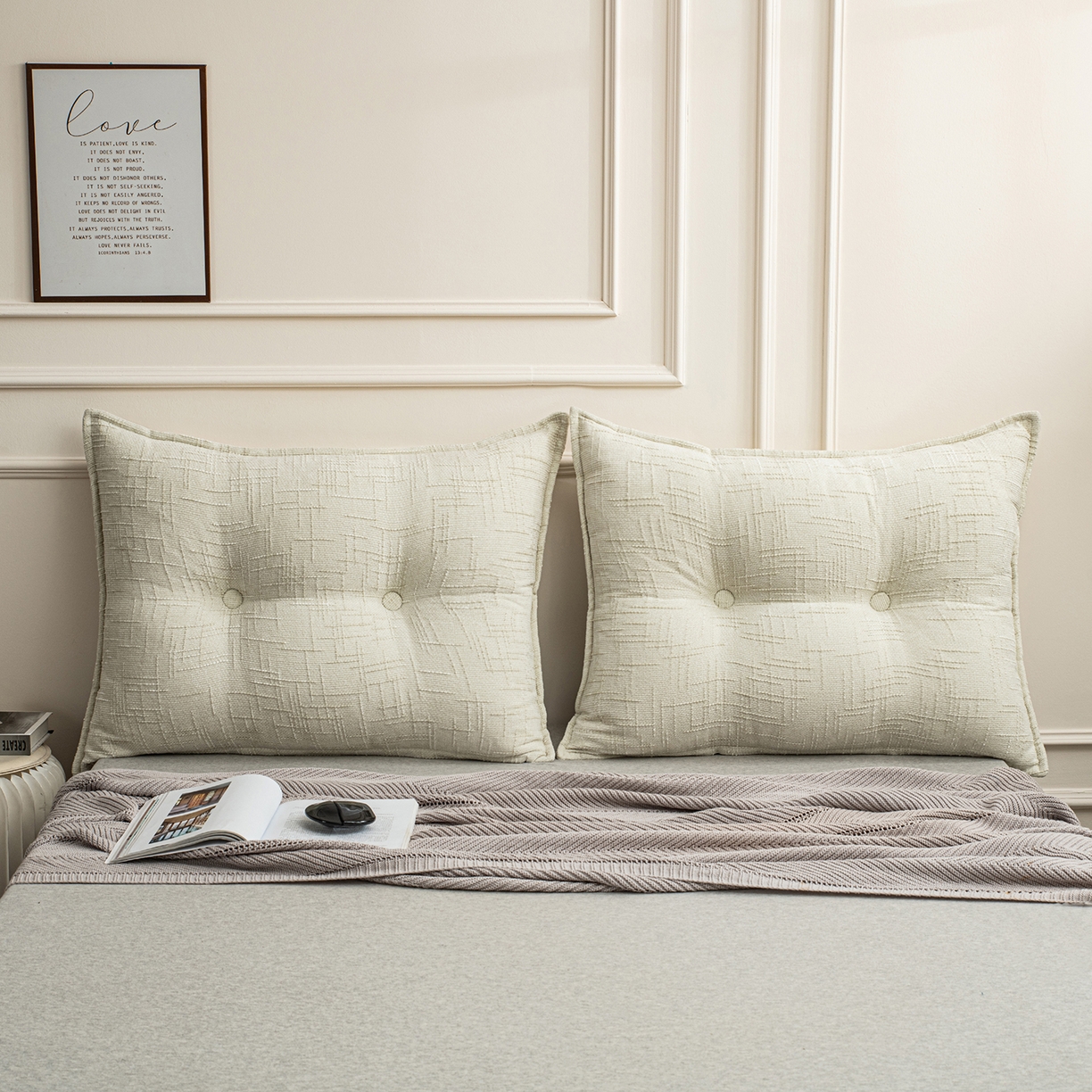 91家纺网 家纺一手货源 找家纺 美达人 2026新款肌理麻靠背 肌理-纽扣-花卉白