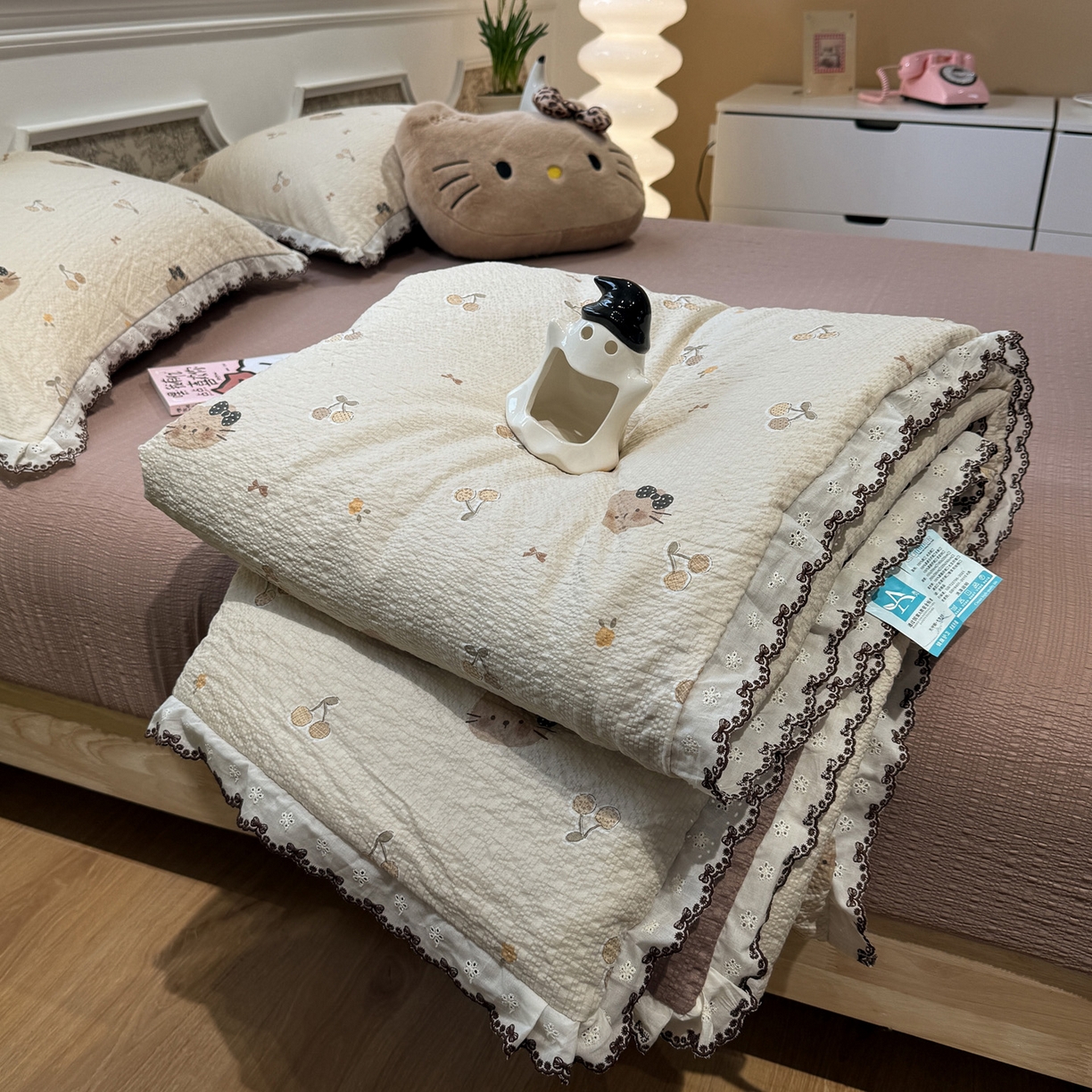 水墨江南 2026新款泡芙纱全棉花边夏被四件套 花边夏被-啵啵猫