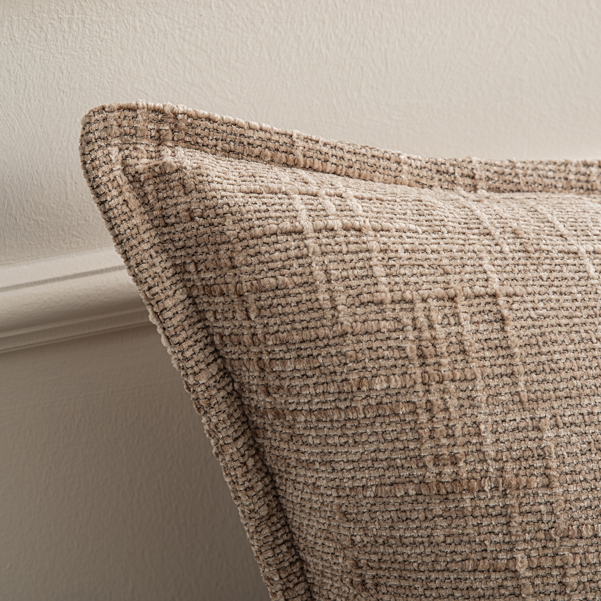 91家纺网 家纺一手货源 找家纺 美达人 2026新款肌理麻靠背 肌理-纽扣-沙棕色