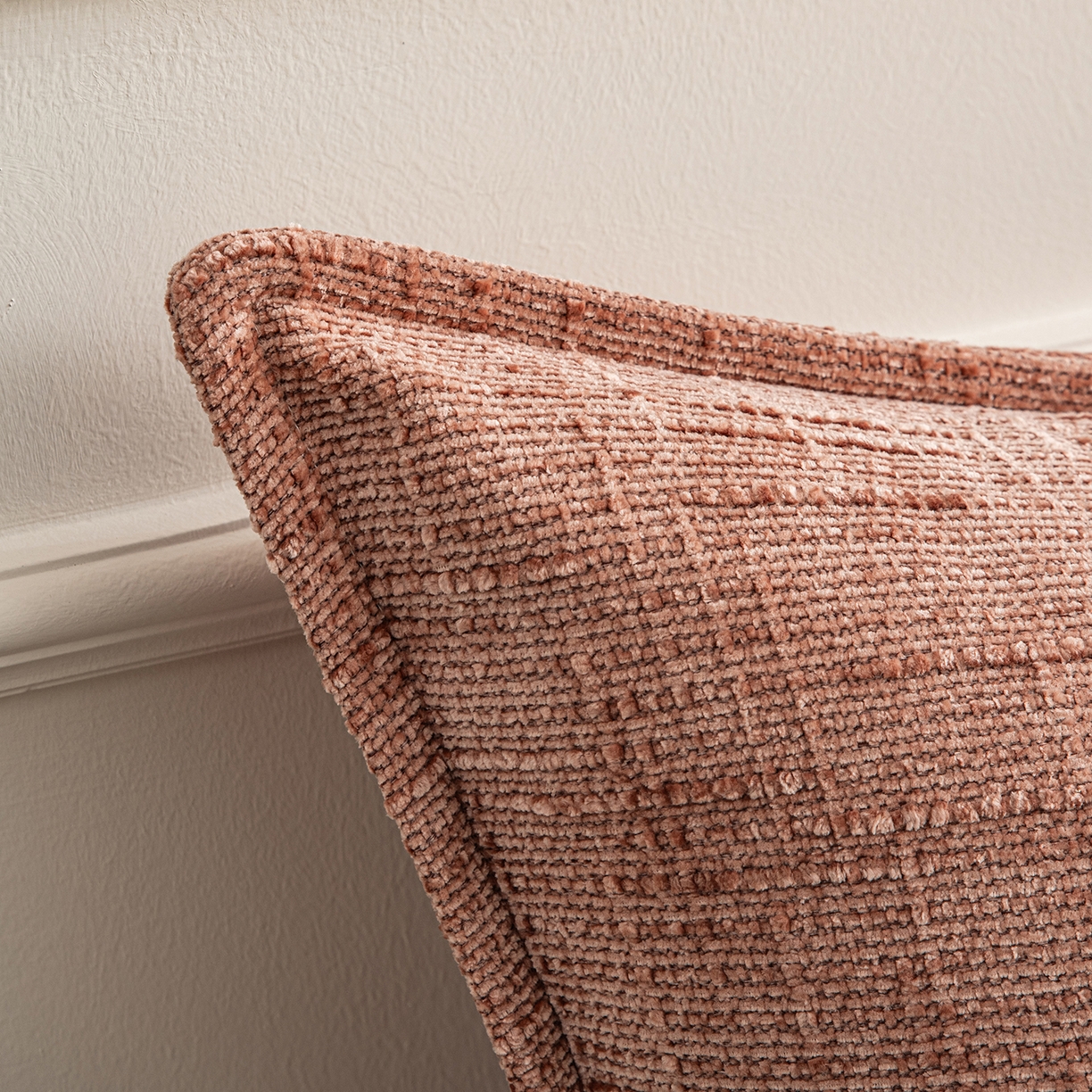 91家纺网 家纺一手货源 找家纺 美达人 2026新款肌理麻靠背 肌理-纽扣-珊瑚红