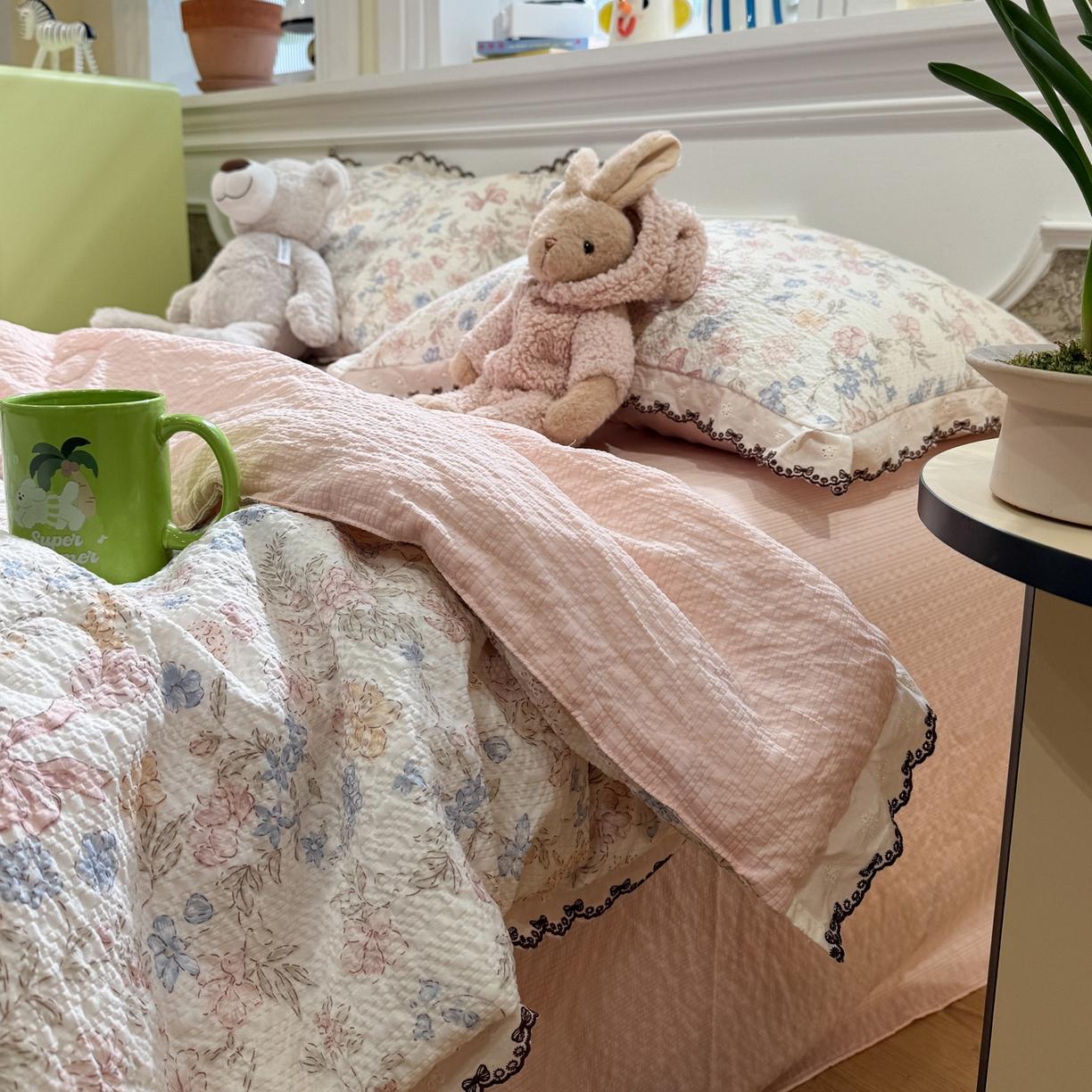 91家纺网 家纺一手货源 找家纺 水墨江南 2026新款泡芙纱全棉花边夏被四件套 花边夏被-粉黛佳人