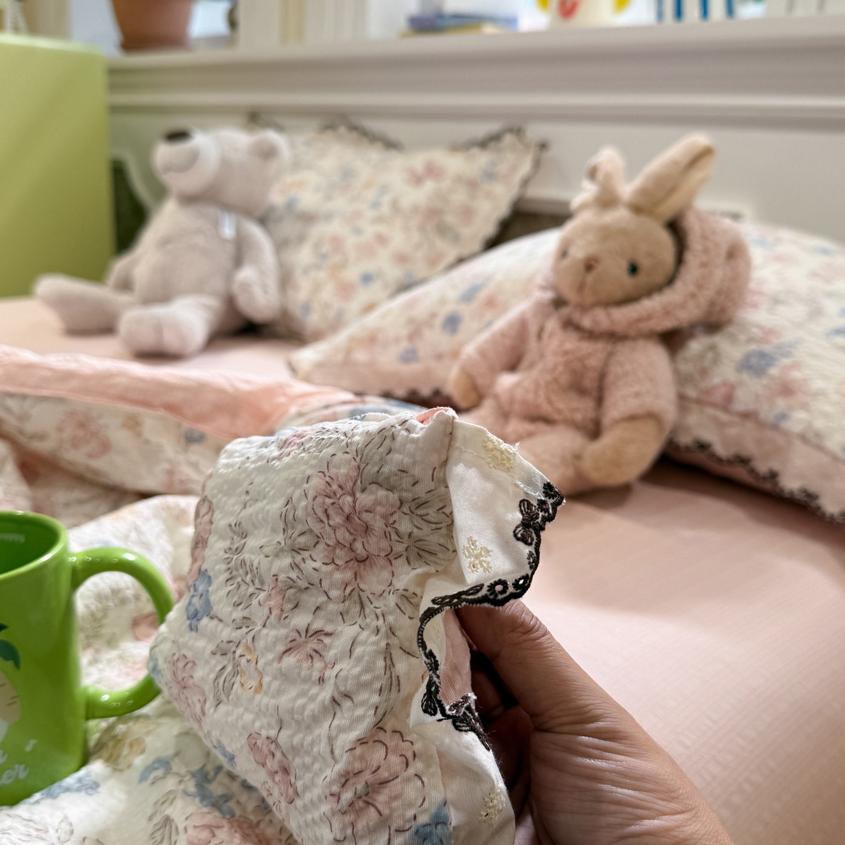 91家纺网 家纺一手货源 找家纺 水墨江南 2026新款泡芙纱全棉花边夏被四件套 花边夏被-粉黛佳人