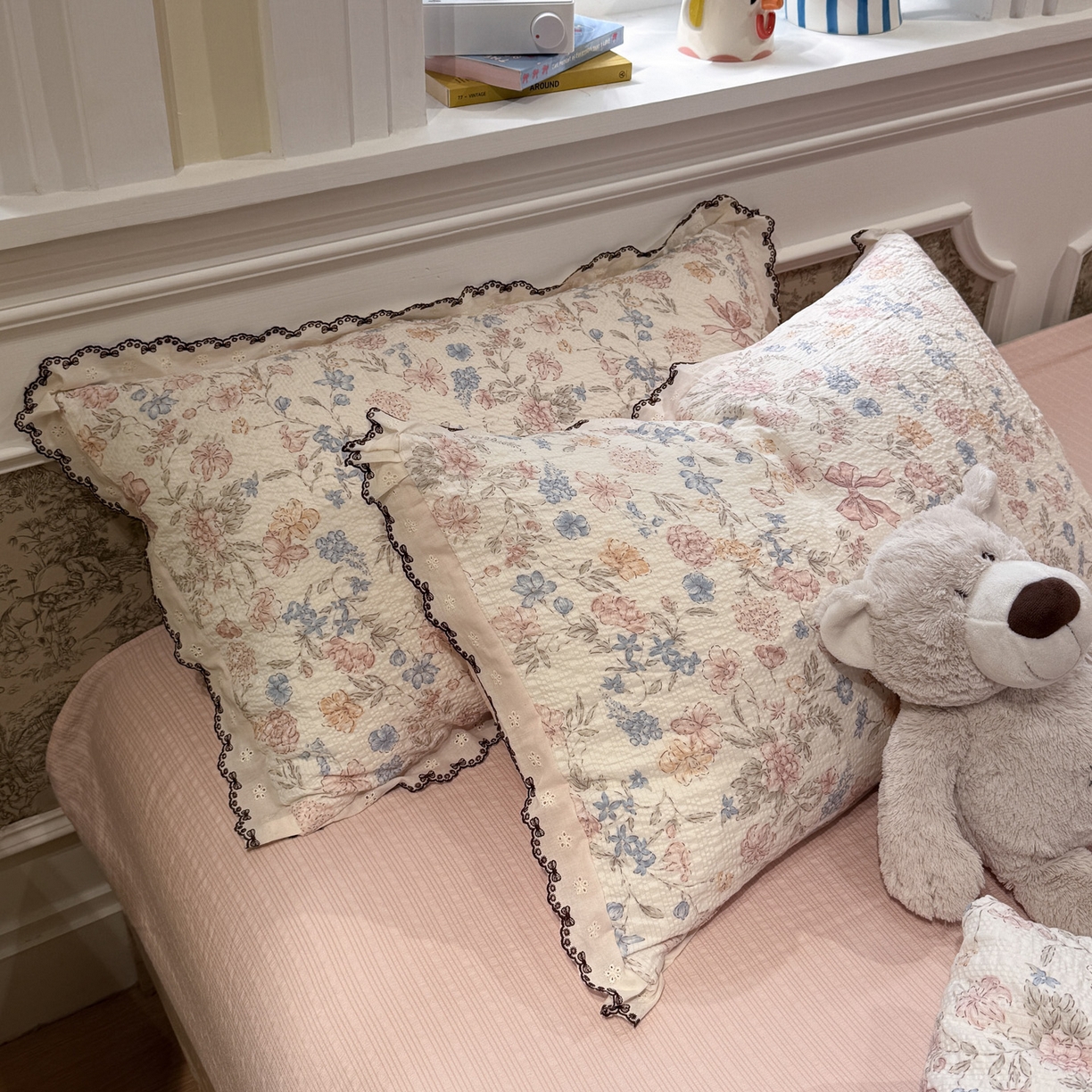 91家纺网 家纺一手货源 找家纺 水墨江南 2026新款泡芙纱全棉花边夏被四件套 花边夏被-粉黛佳人