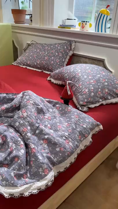 91家纺网 家纺一手货源 找家纺 水墨江南 2026新款泡芙纱全棉花边夏被四件套 花边夏被-花季