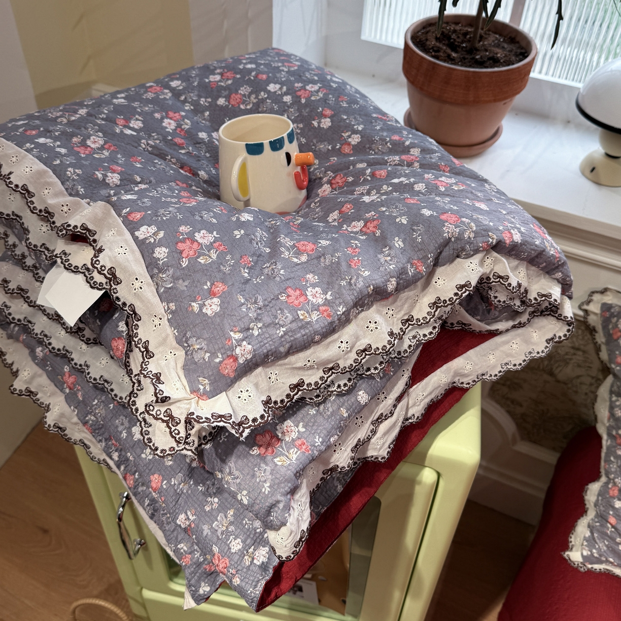 91家纺网 家纺一手货源 找家纺 水墨江南 2026新款泡芙纱全棉花边夏被四件套 花边夏被-花季