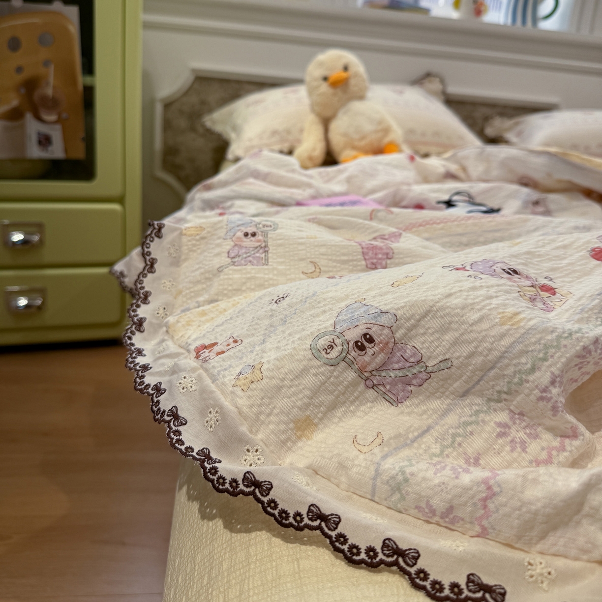 91家纺网 家纺一手货源 找家纺 水墨江南 2026新款泡芙纱全棉花边夏被四件套 花边夏被-黄色星仔