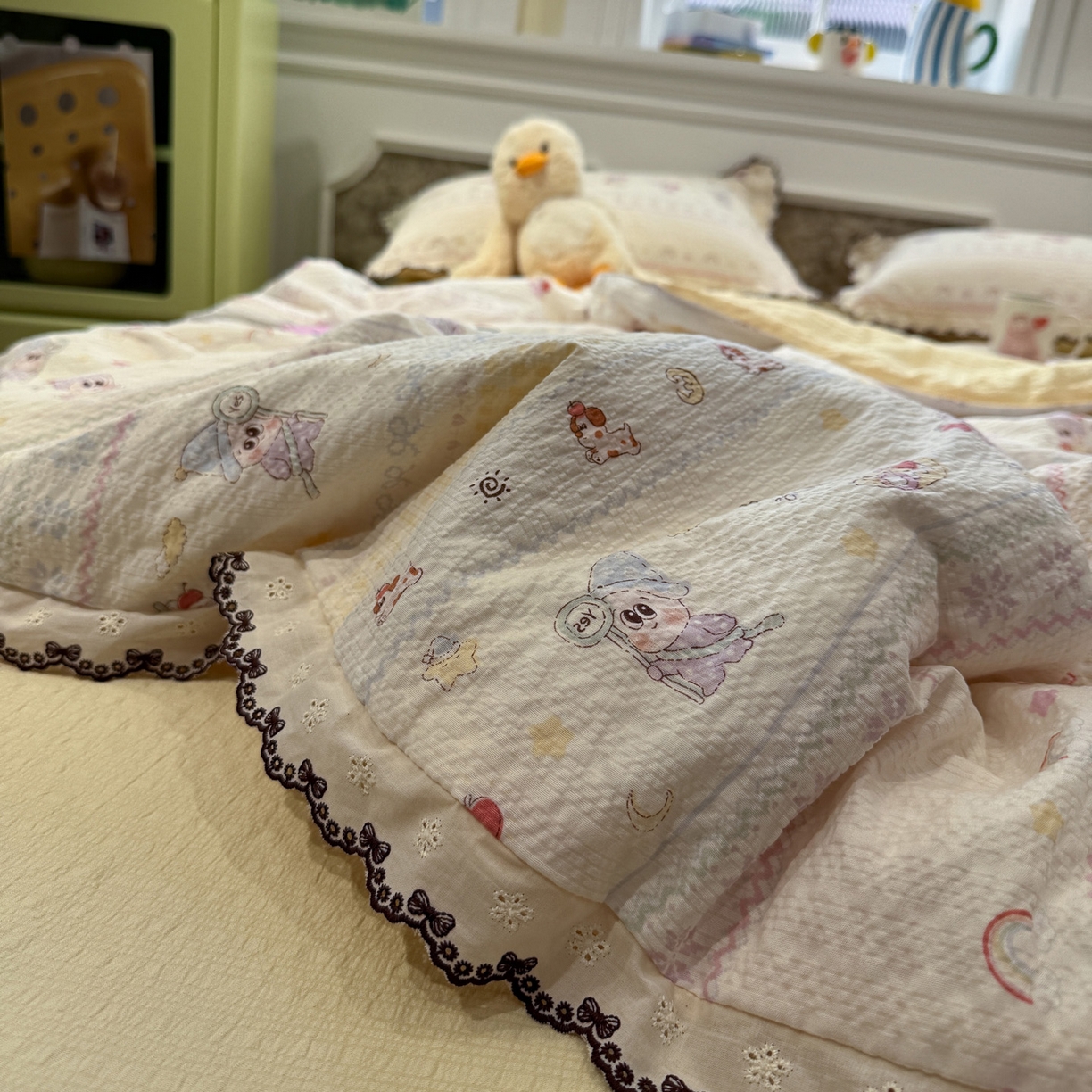 91家纺网 家纺一手货源 找家纺 水墨江南 2026新款泡芙纱全棉花边夏被四件套 花边夏被-黄色星仔