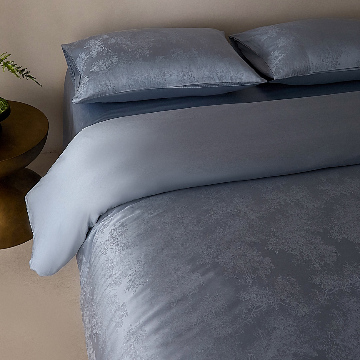 91家纺网 家纺一手货源 找家纺 ONE TWO ONE 121 2026新款60支轻奢天丝棉床上用品四件套天丝棉提花款 微风树夏