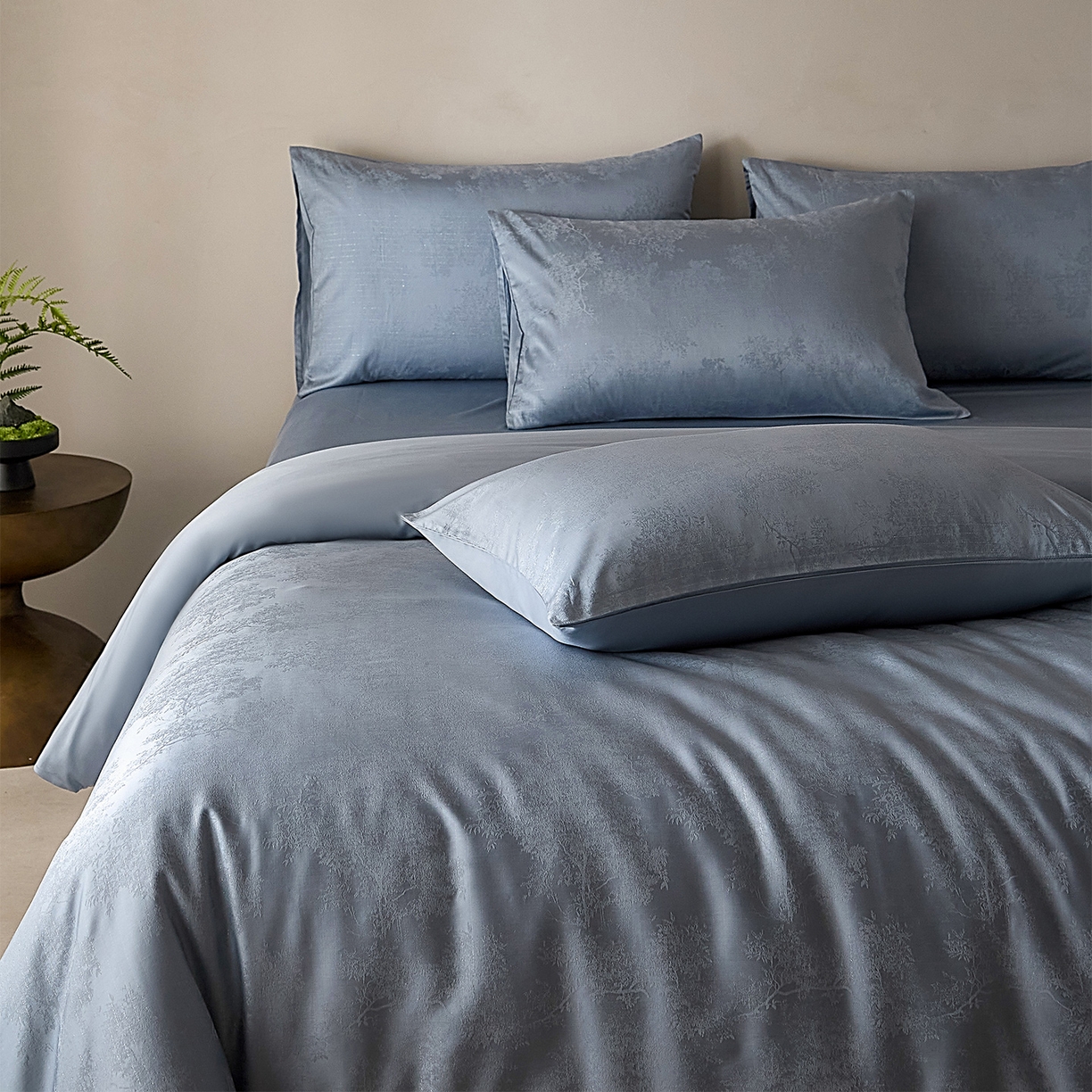 91家纺网 家纺一手货源 找家纺 ONE TWO ONE 121 2026新款60支轻奢天丝棉床上用品四件套天丝棉提花款 微风树夏