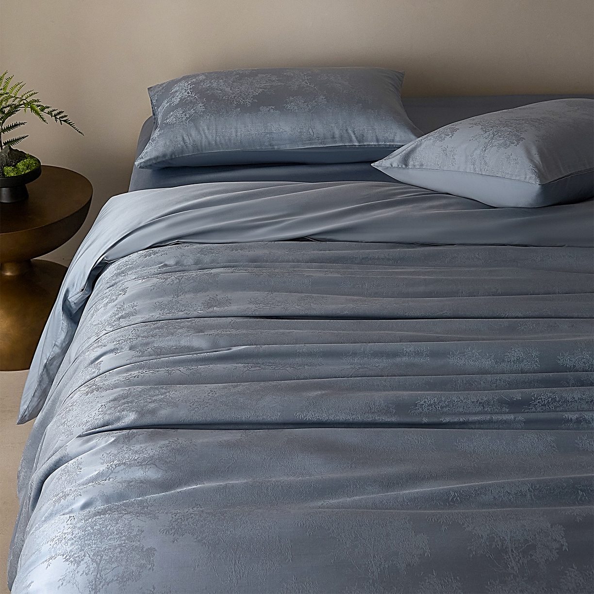 91家纺网 家纺一手货源 找家纺 ONE TWO ONE 121 2026新款60支轻奢天丝棉床上用品四件套天丝棉提花款 微风树夏