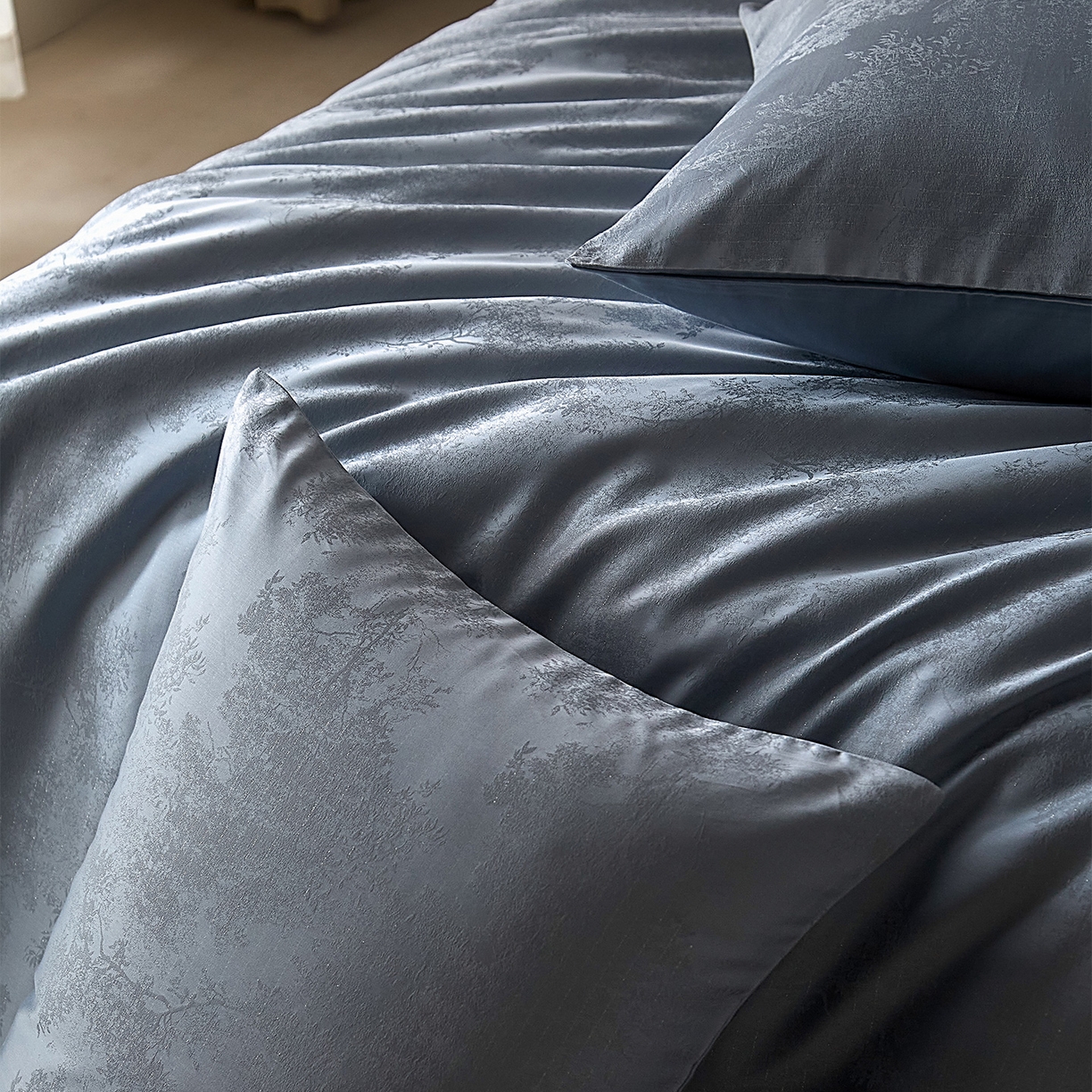 91家纺网 家纺一手货源 找家纺 ONE TWO ONE 121 2026新款60支轻奢天丝棉床上用品四件套天丝棉提花款 微风树夏