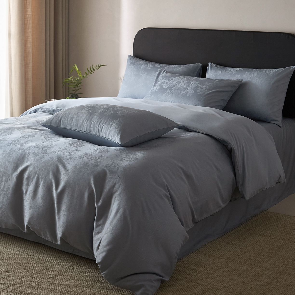 91家纺网 家纺一手货源 找家纺 ONE TWO ONE 121 2026新款60支轻奢天丝棉床上用品四件套天丝棉提花款 微风树夏