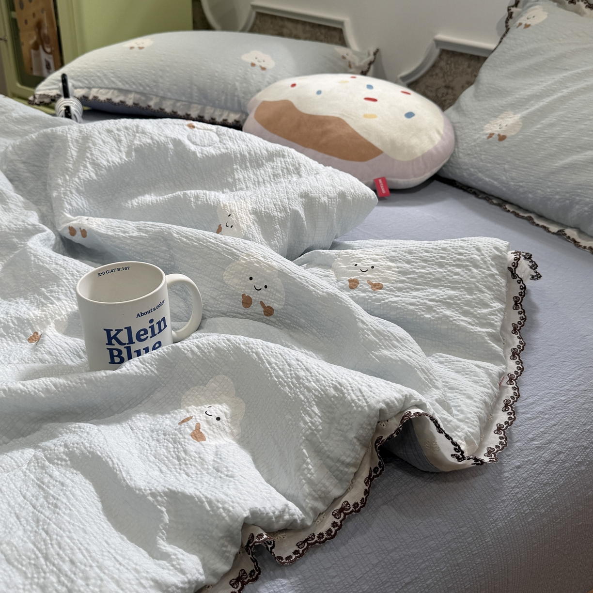 91家纺网 家纺一手货源 找家纺 水墨江南 2026新款泡芙纱全棉花边夏被四件套 花边夏被-可爱云朵