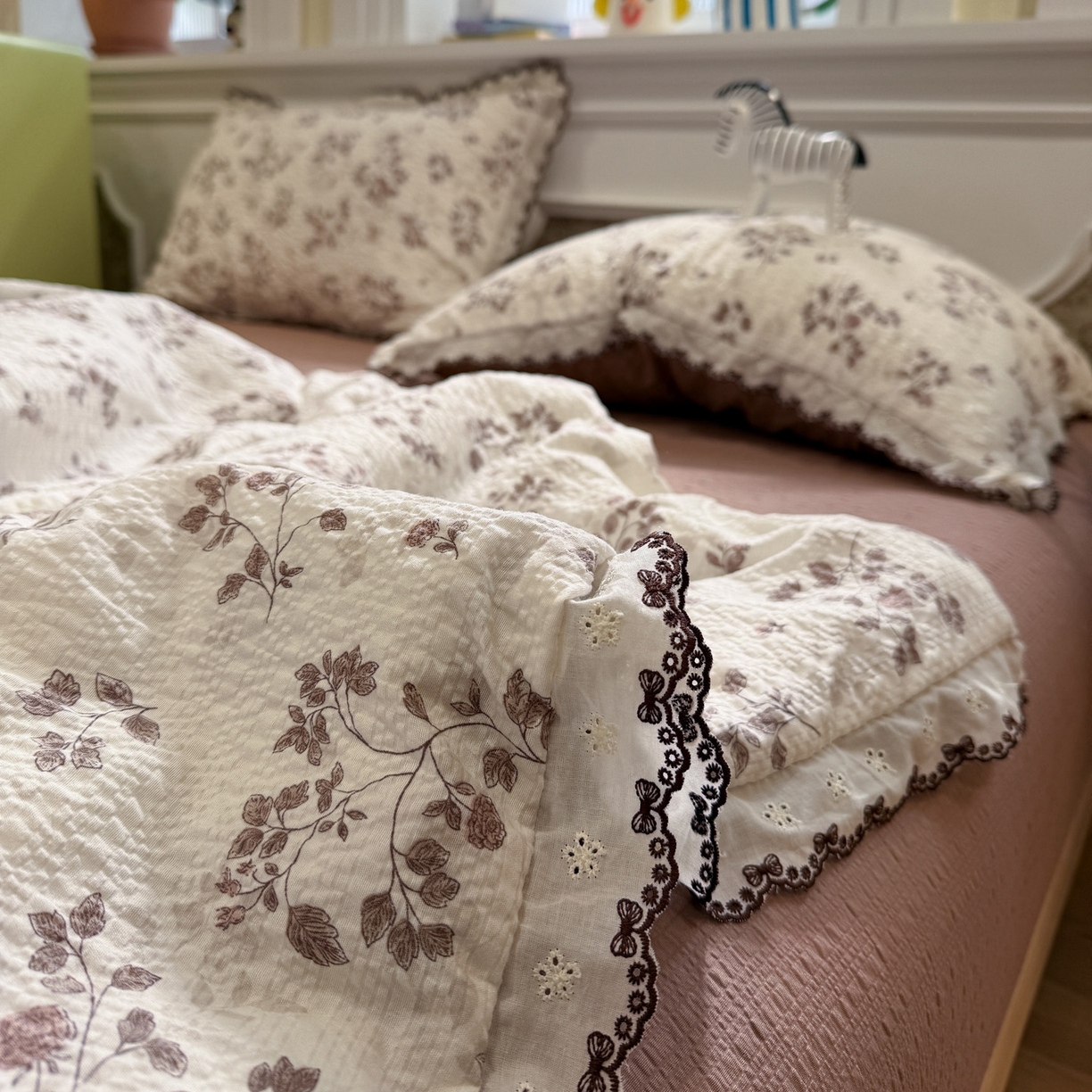 91家纺网 家纺一手货源 找家纺 水墨江南 2026新款泡芙纱全棉花边夏被四件套 花边夏被-慕秋