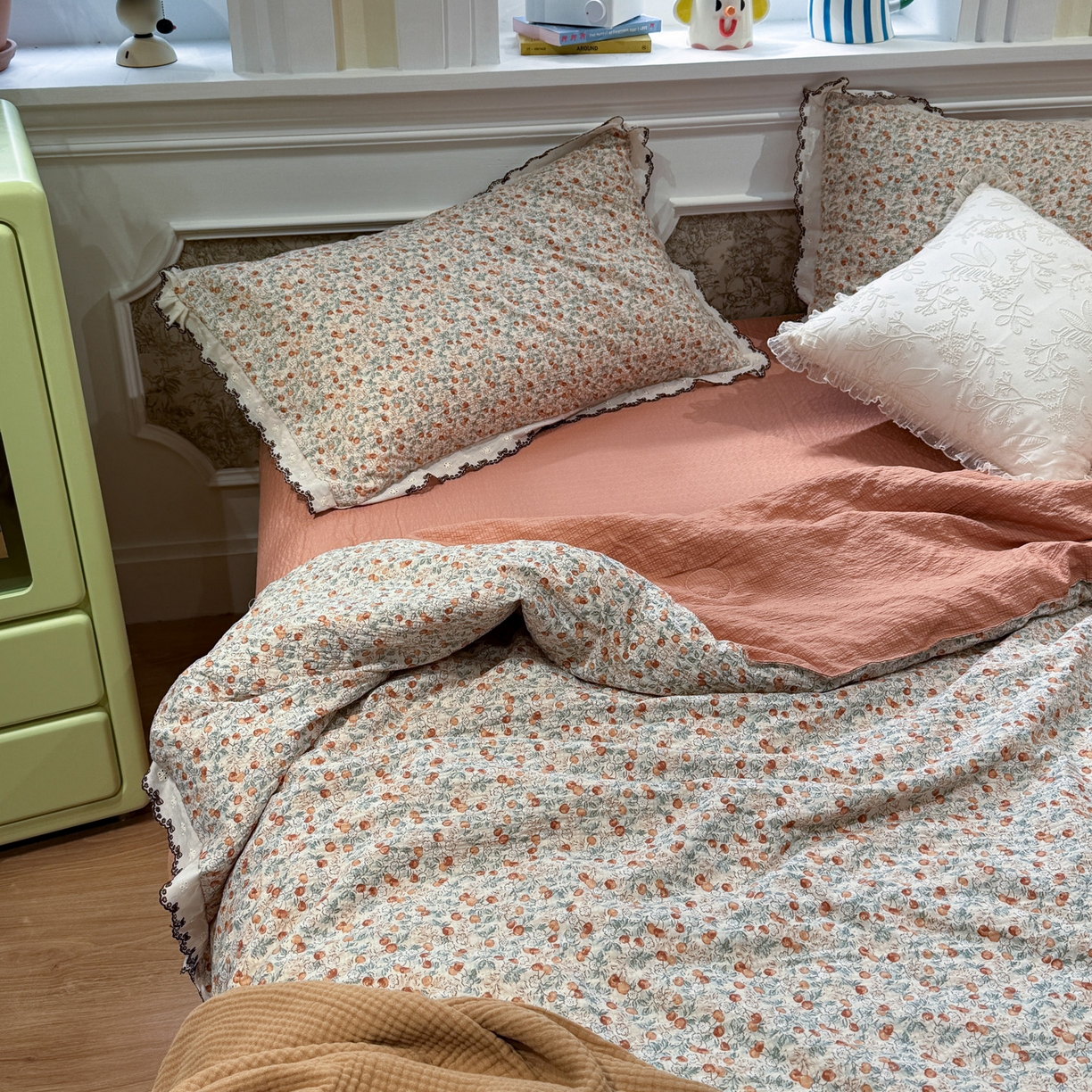 91家纺网 家纺一手货源 找家纺 水墨江南 2026新款泡芙纱全棉花边夏被四件套 花边夏被-甜果果