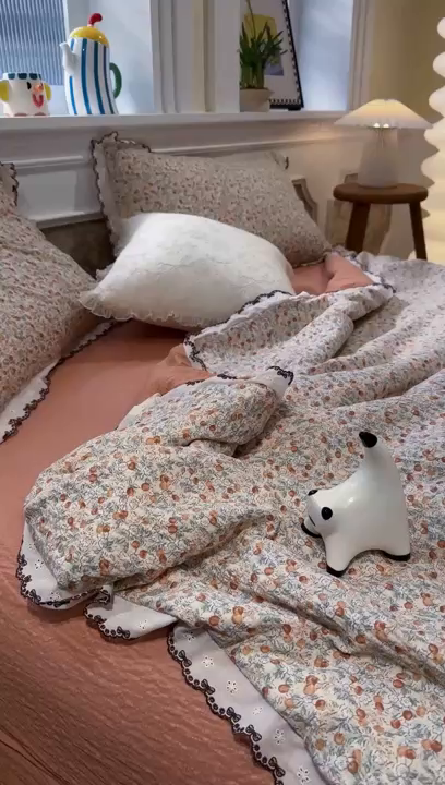 91家纺网 家纺一手货源 找家纺 水墨江南 2026新款泡芙纱全棉花边夏被四件套 花边夏被-甜果果