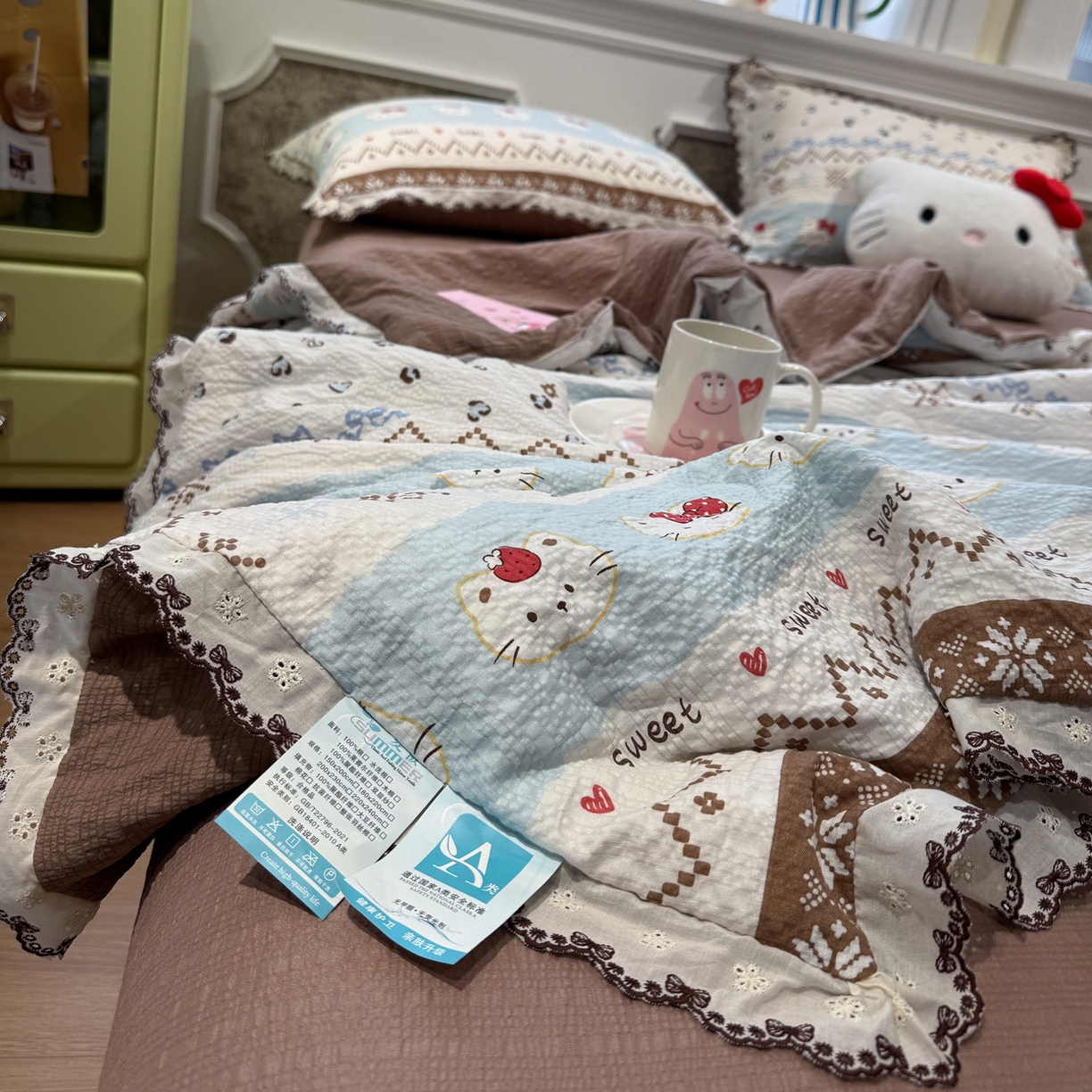 91家纺网 家纺一手货源 找家纺 水墨江南 2026新款泡芙纱全棉花边夏被四件套 花边夏被-甜甜猫