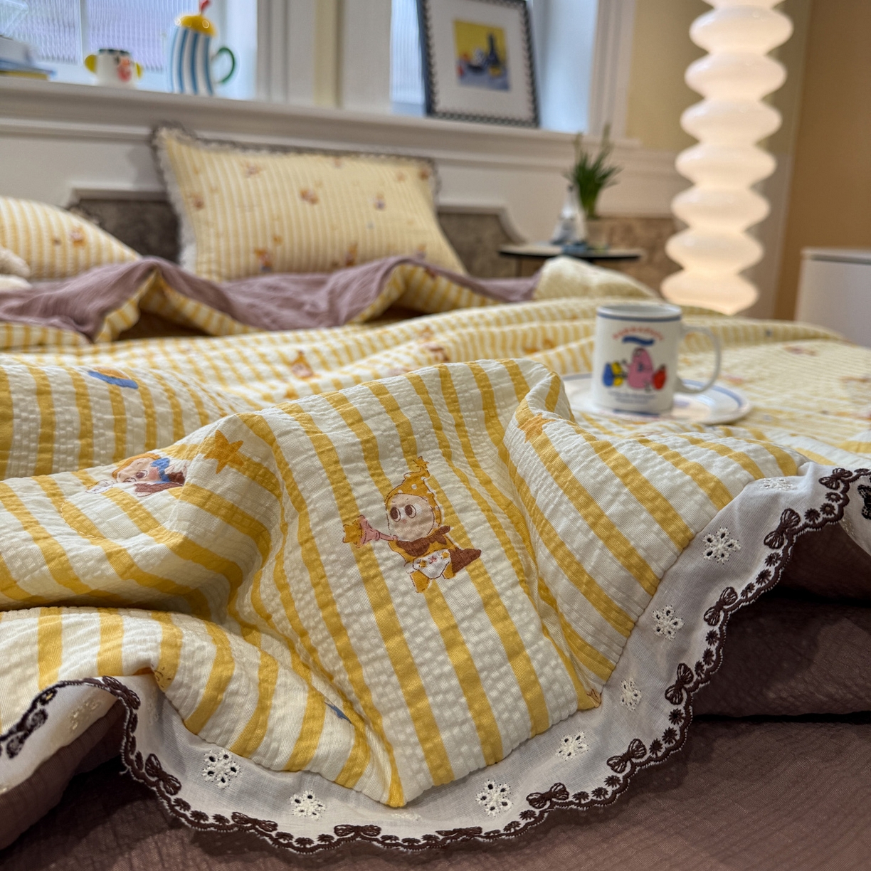 91家纺网 家纺一手货源 找家纺 水墨江南 2026新款泡芙纱全棉花边夏被四件套 花边夏被-条纹星仔