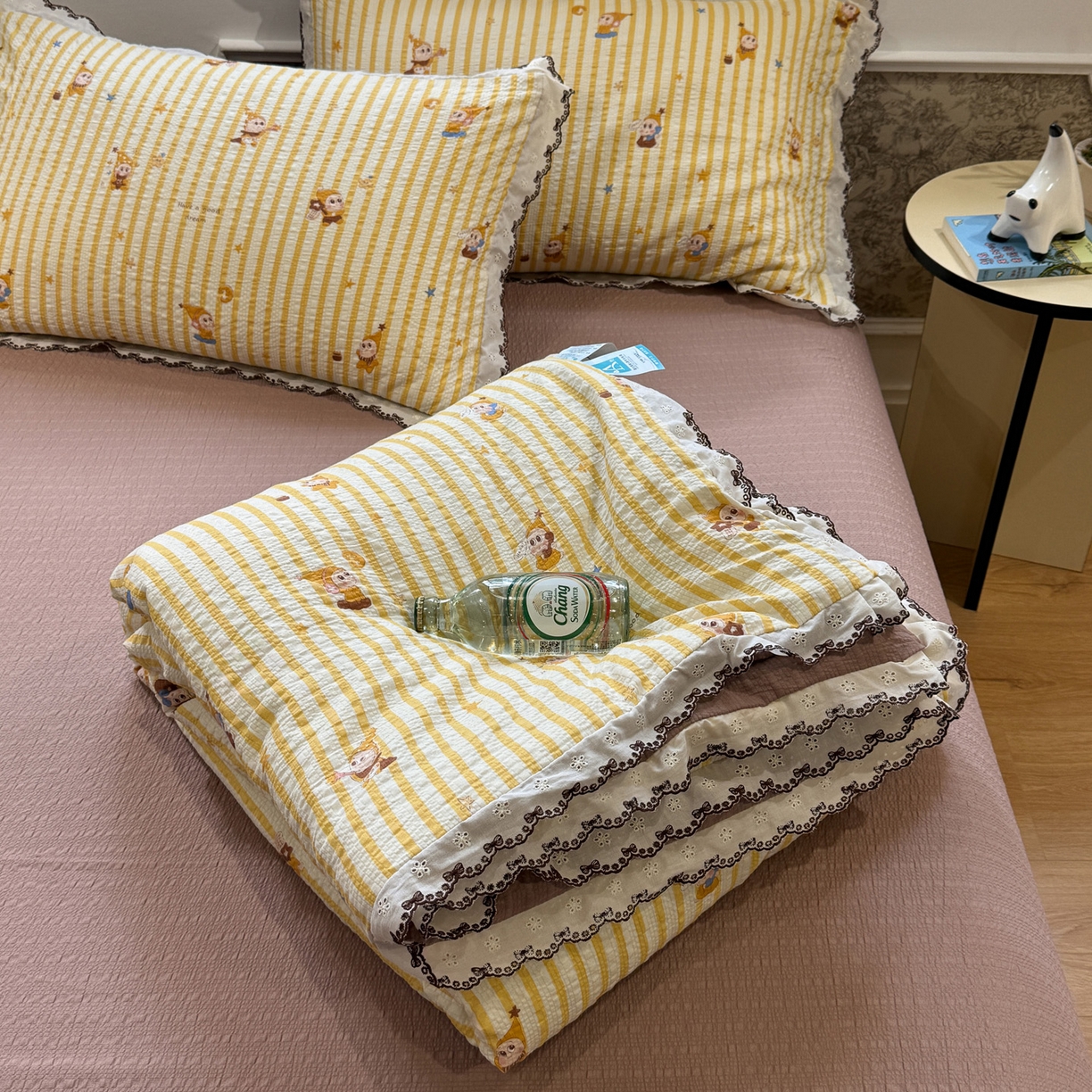 91家纺网 家纺一手货源 找家纺 水墨江南 2026新款泡芙纱全棉花边夏被四件套 花边夏被-条纹星仔