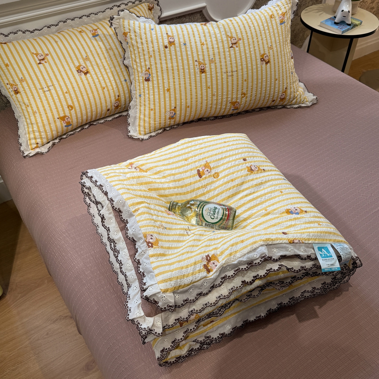 91家纺网 家纺一手货源 找家纺 水墨江南 2026新款泡芙纱全棉花边夏被四件套 花边夏被-条纹星仔