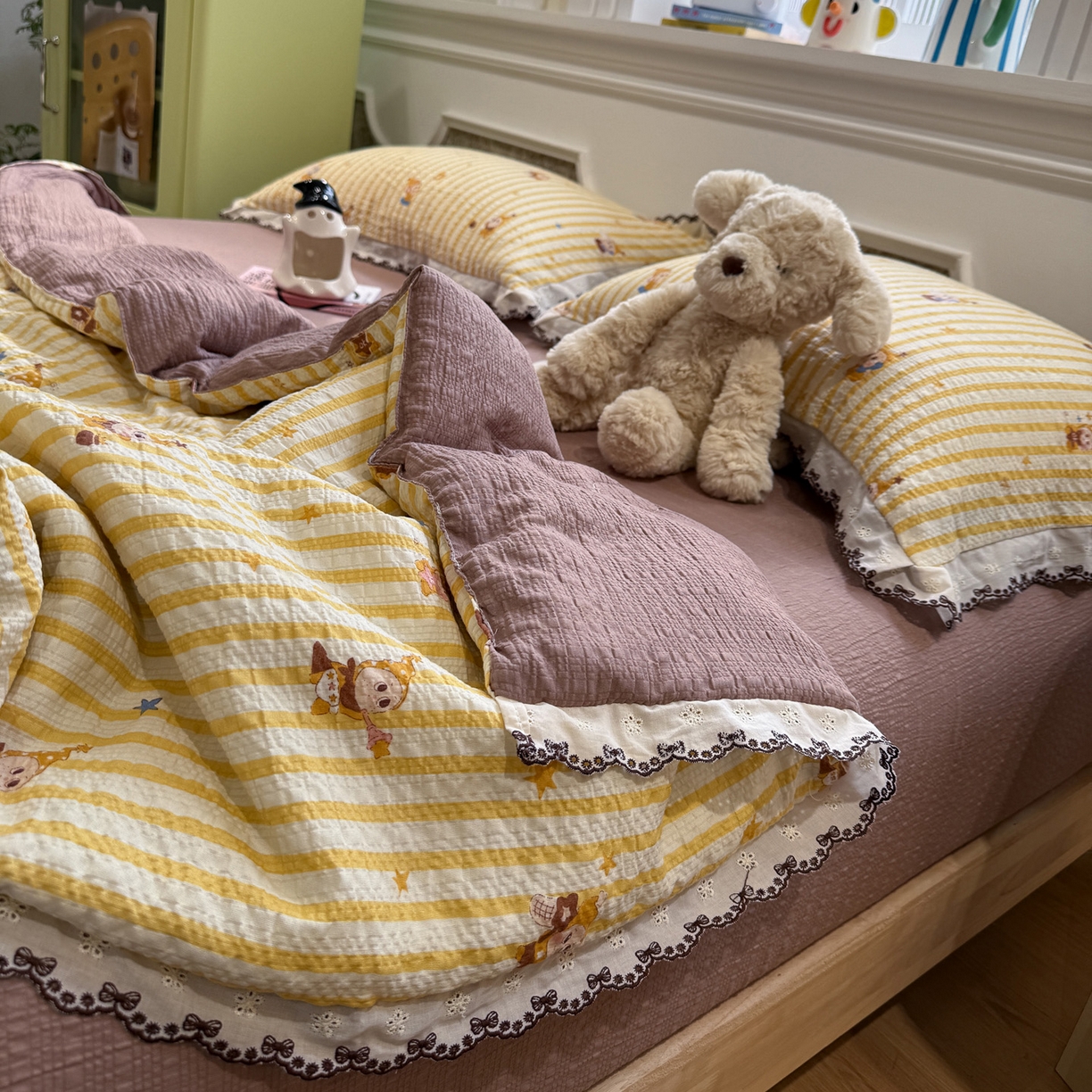 91家纺网 家纺一手货源 找家纺 水墨江南 2026新款泡芙纱全棉花边夏被四件套 花边夏被-条纹星仔