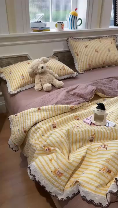 91家纺网 家纺一手货源 找家纺 水墨江南 2026新款泡芙纱全棉花边夏被四件套 花边夏被-条纹星仔