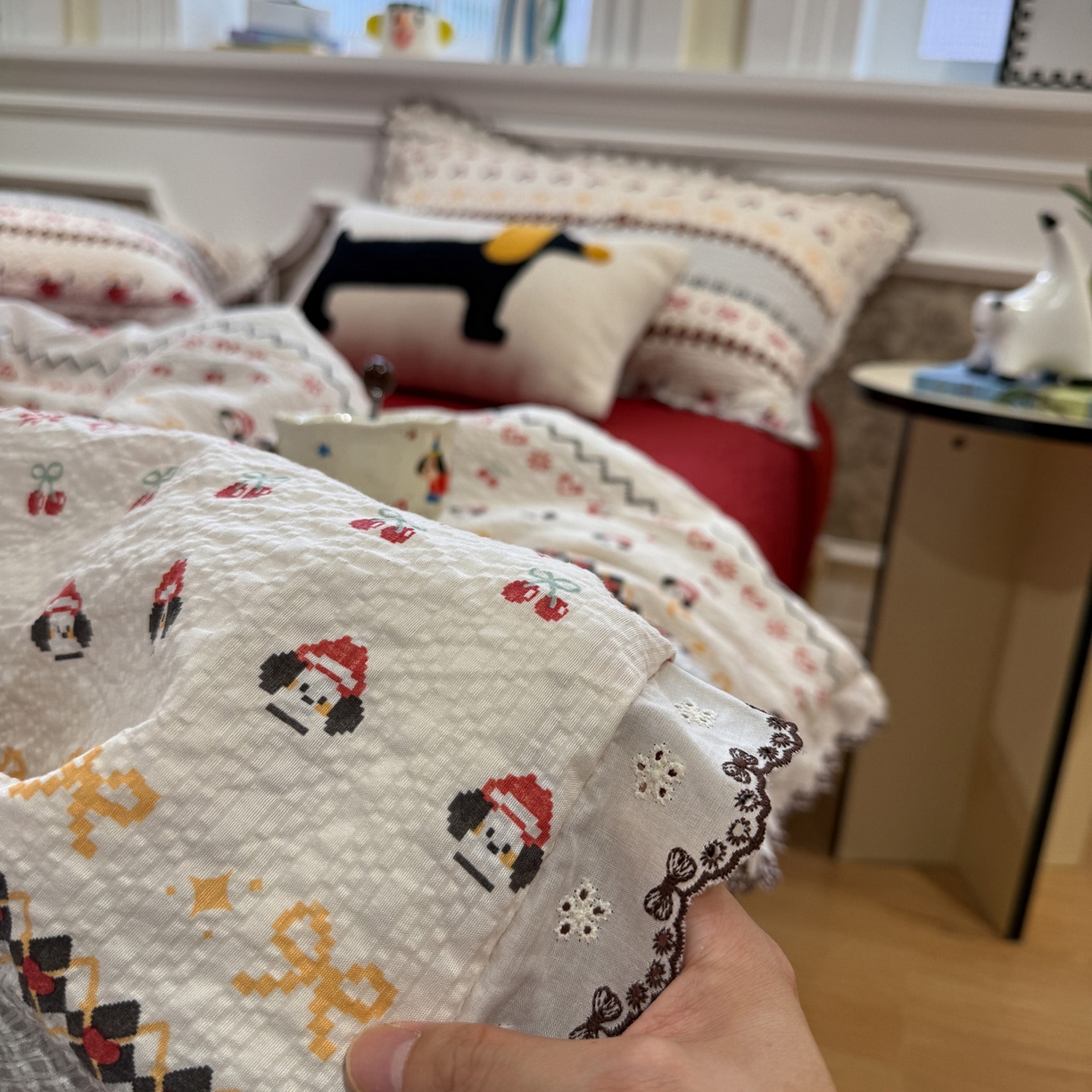 91家纺网 家纺一手货源 找家纺 水墨江南 2026新款泡芙纱全棉花边夏被四件套 花边夏被-小狗日记