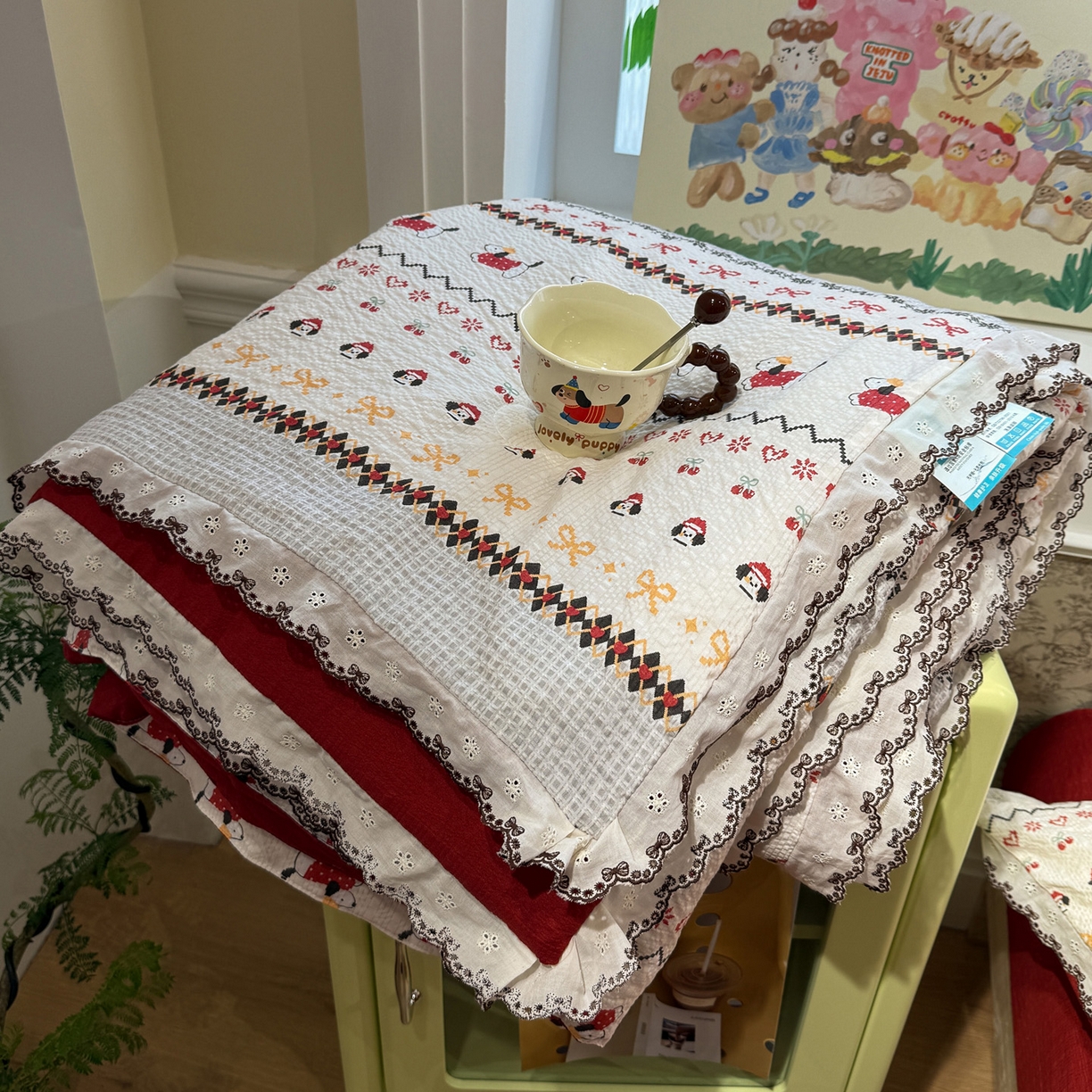 91家纺网 家纺一手货源 找家纺 水墨江南 2026新款泡芙纱全棉花边夏被四件套 花边夏被-小狗日记