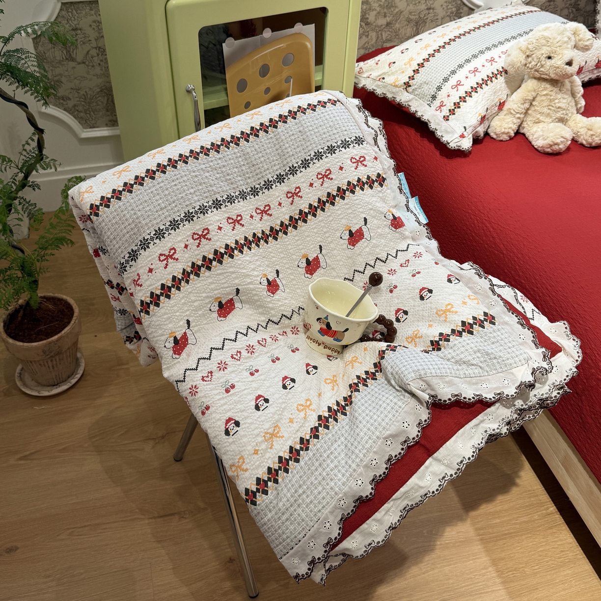 91家纺网 家纺一手货源 找家纺 水墨江南 2026新款泡芙纱全棉花边夏被四件套 花边夏被-小狗日记