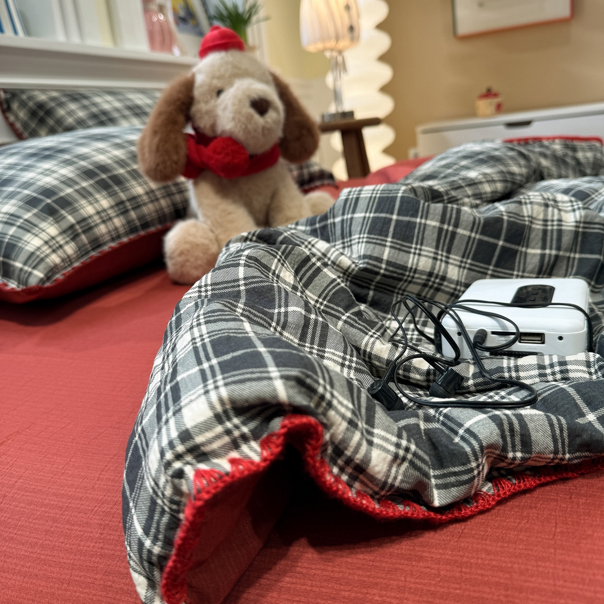 91家纺网 家纺一手货源 找家纺 水墨江南 2026新款云感皱皱纱贝壳边夏被四件套 夏被-布朗尼红