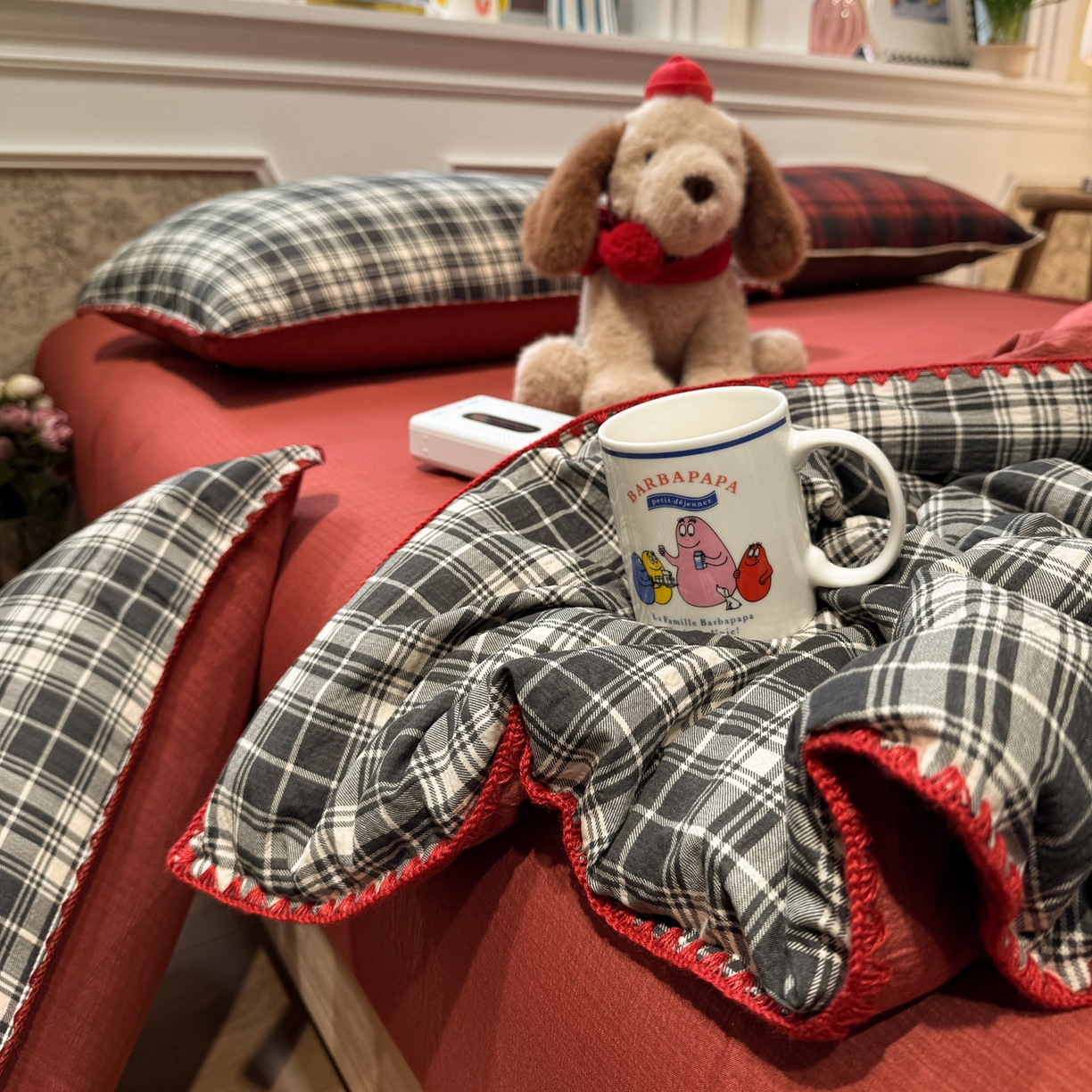 91家纺网 家纺一手货源 找家纺 水墨江南 2026新款云感皱皱纱贝壳边夏被四件套 夏被-布朗尼红