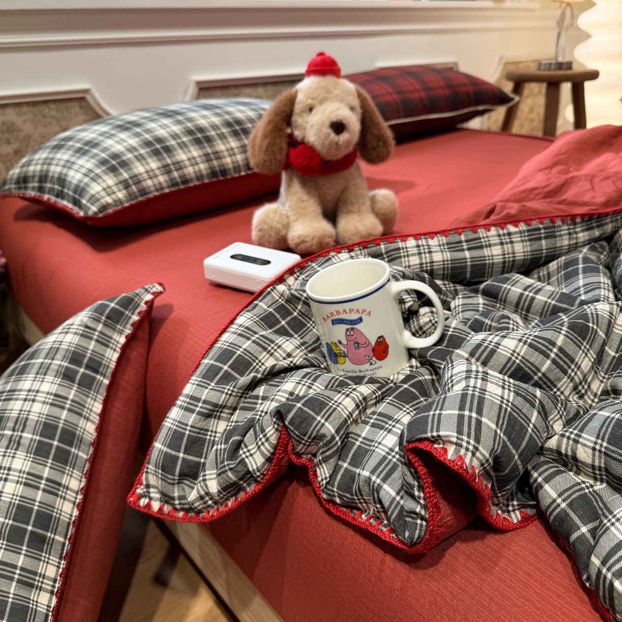 91家纺网 家纺一手货源 找家纺 水墨江南 2026新款云感皱皱纱贝壳边夏被四件套 夏被-布朗尼红