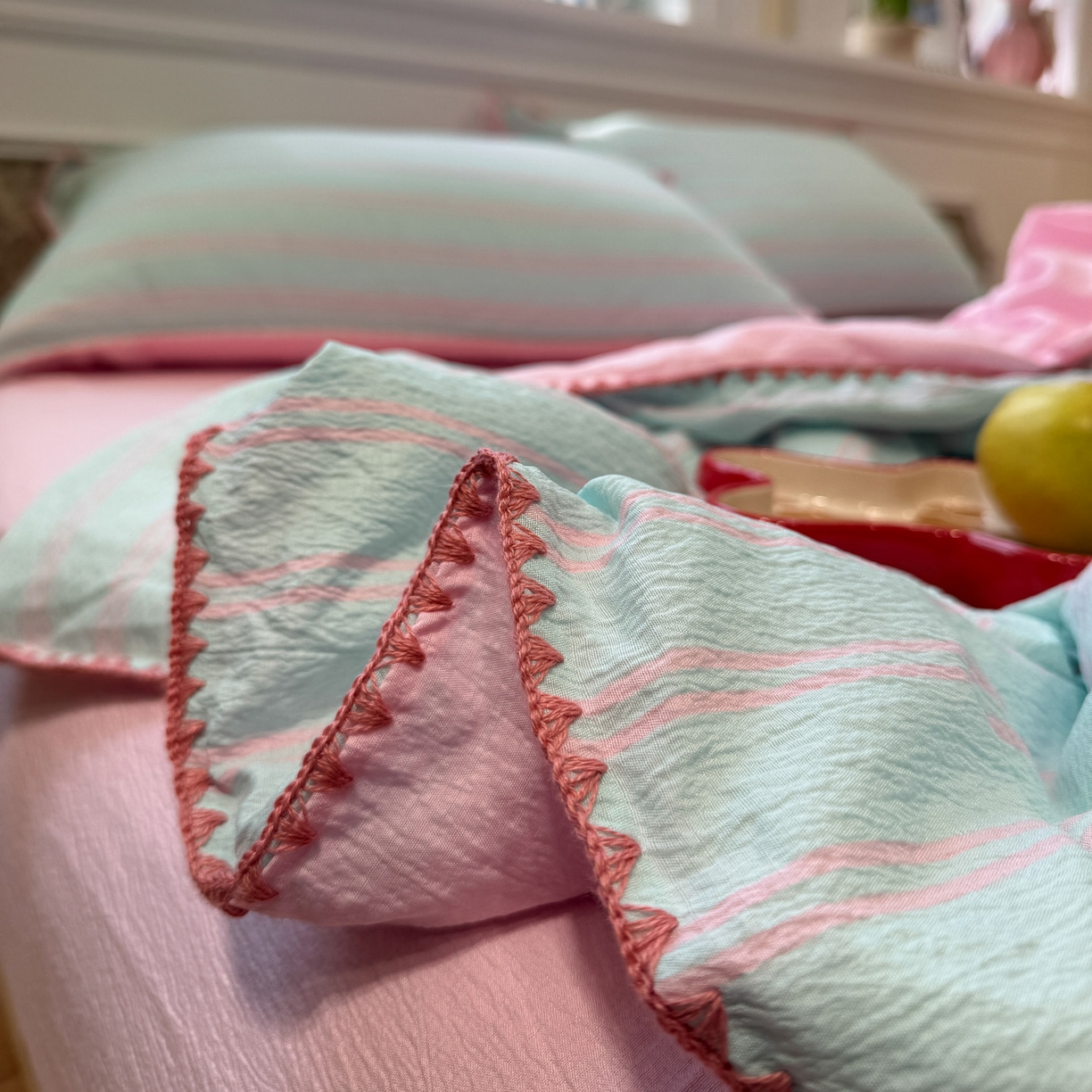 91家纺网 家纺一手货源 找家纺 水墨江南 2026新款云感皱皱纱贝壳边夏被四件套 夏被-海盐玫粉