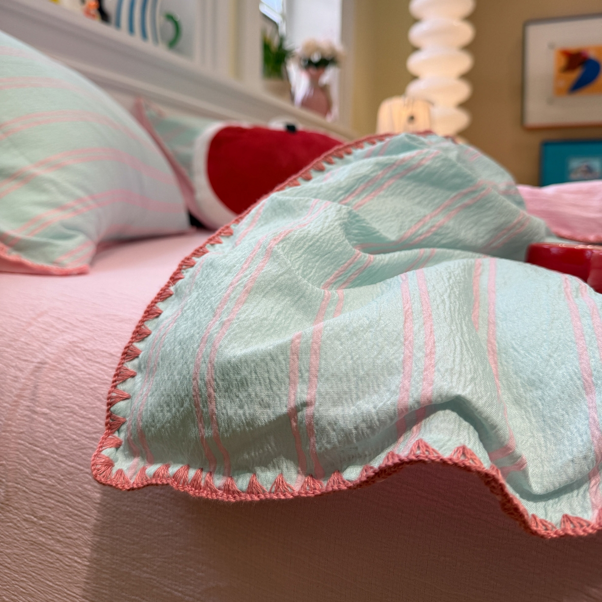 91家纺网 家纺一手货源 找家纺 水墨江南 2026新款云感皱皱纱贝壳边夏被四件套 夏被-海盐玫粉