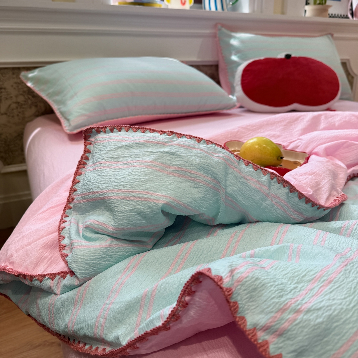 91家纺网 家纺一手货源 找家纺 水墨江南 2026新款云感皱皱纱贝壳边夏被四件套 夏被-海盐玫粉