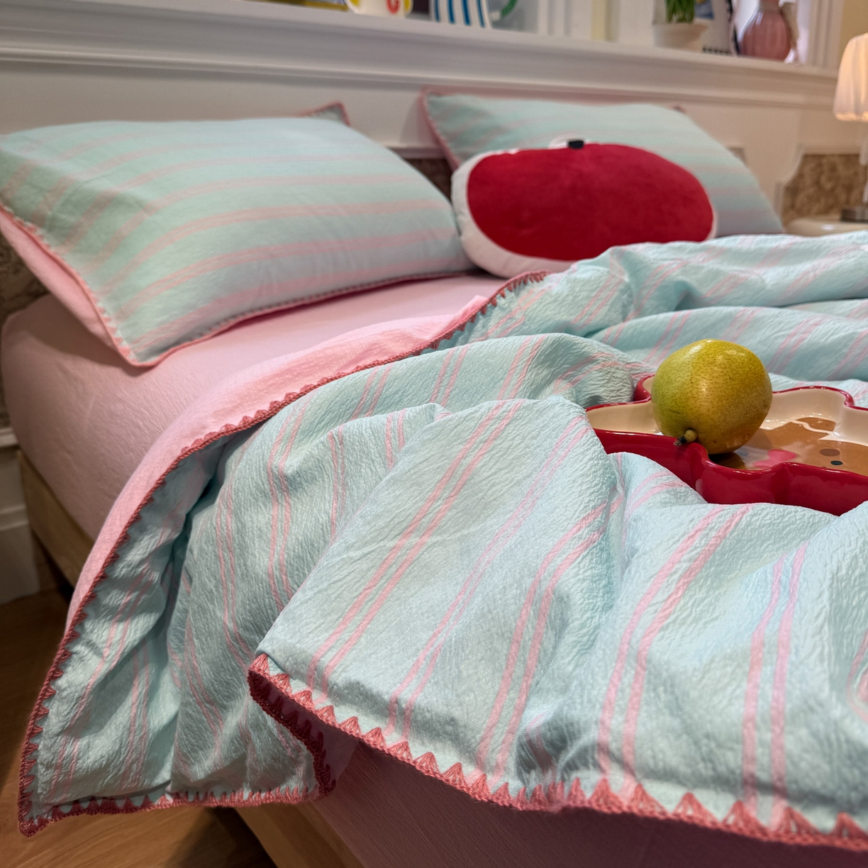 91家纺网 家纺一手货源 找家纺 水墨江南 2026新款云感皱皱纱贝壳边夏被四件套 夏被-海盐玫粉