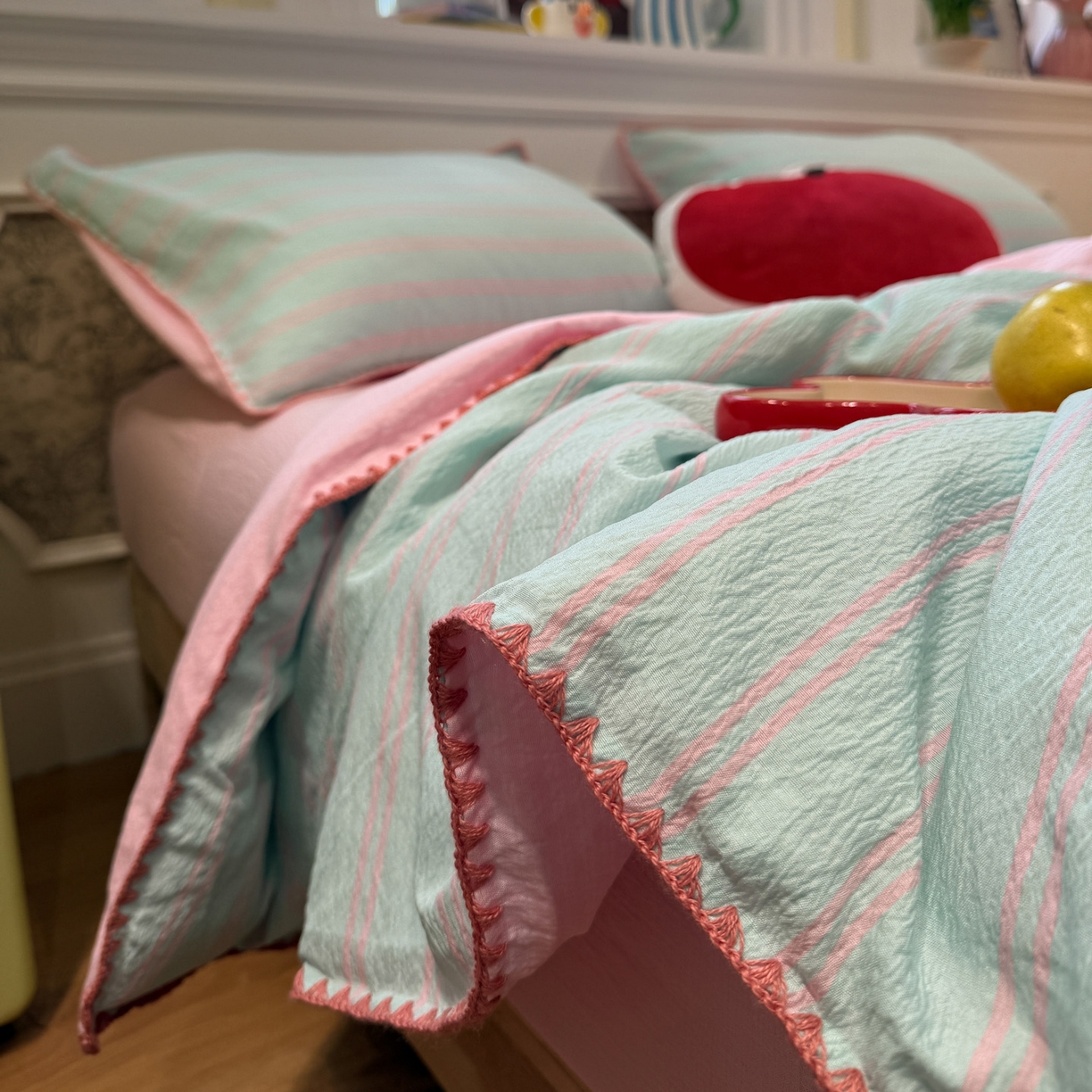 91家纺网 家纺一手货源 找家纺 水墨江南 2026新款云感皱皱纱贝壳边夏被四件套 夏被-海盐玫粉