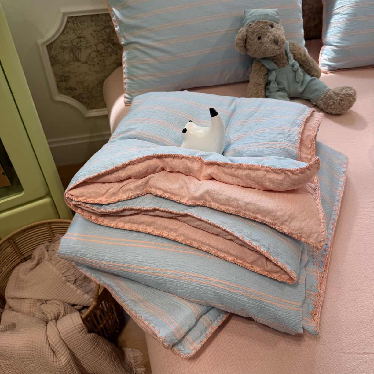 91家纺网 家纺一手货源 找家纺 水墨江南 2026新款云感皱皱纱贝壳边夏被四件套 夏被-海盐玉