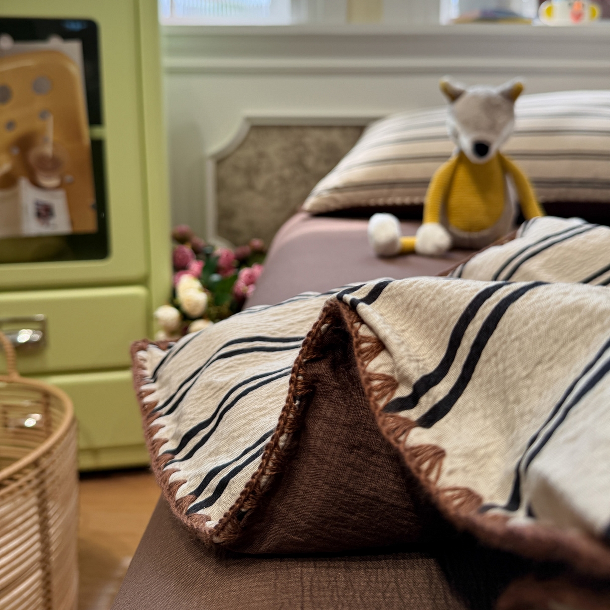 91家纺网 家纺一手货源 找家纺 水墨江南 2026新款云感皱皱纱贝壳边夏被四件套 夏被-简序咖