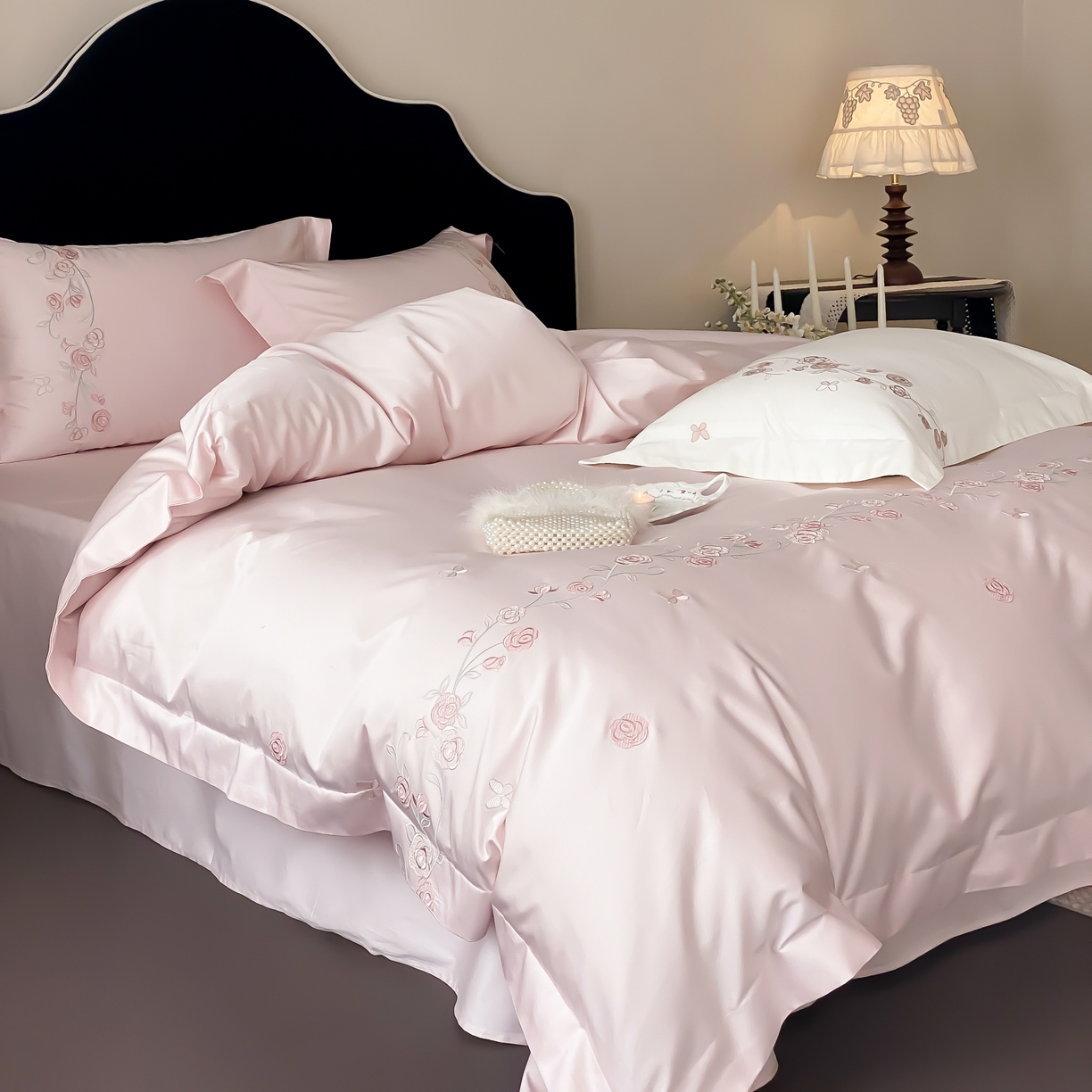 91家纺网 家纺一手货源 找家纺 树下 2026新款A类高支高密贡缎长绒棉全棉纯棉刺绣四件套（控价399） 萦梦-粉