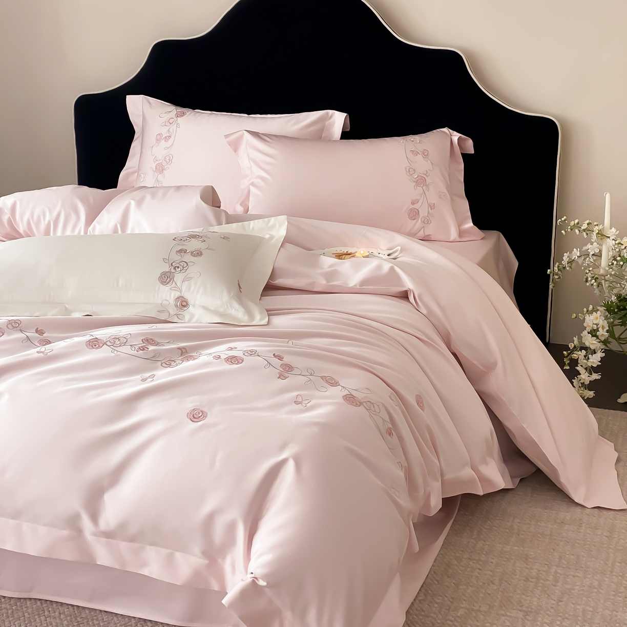 91家纺网 家纺一手货源 找家纺 树下 2026新款A类高支高密贡缎长绒棉全棉纯棉刺绣四件套（控价399） 萦梦-粉