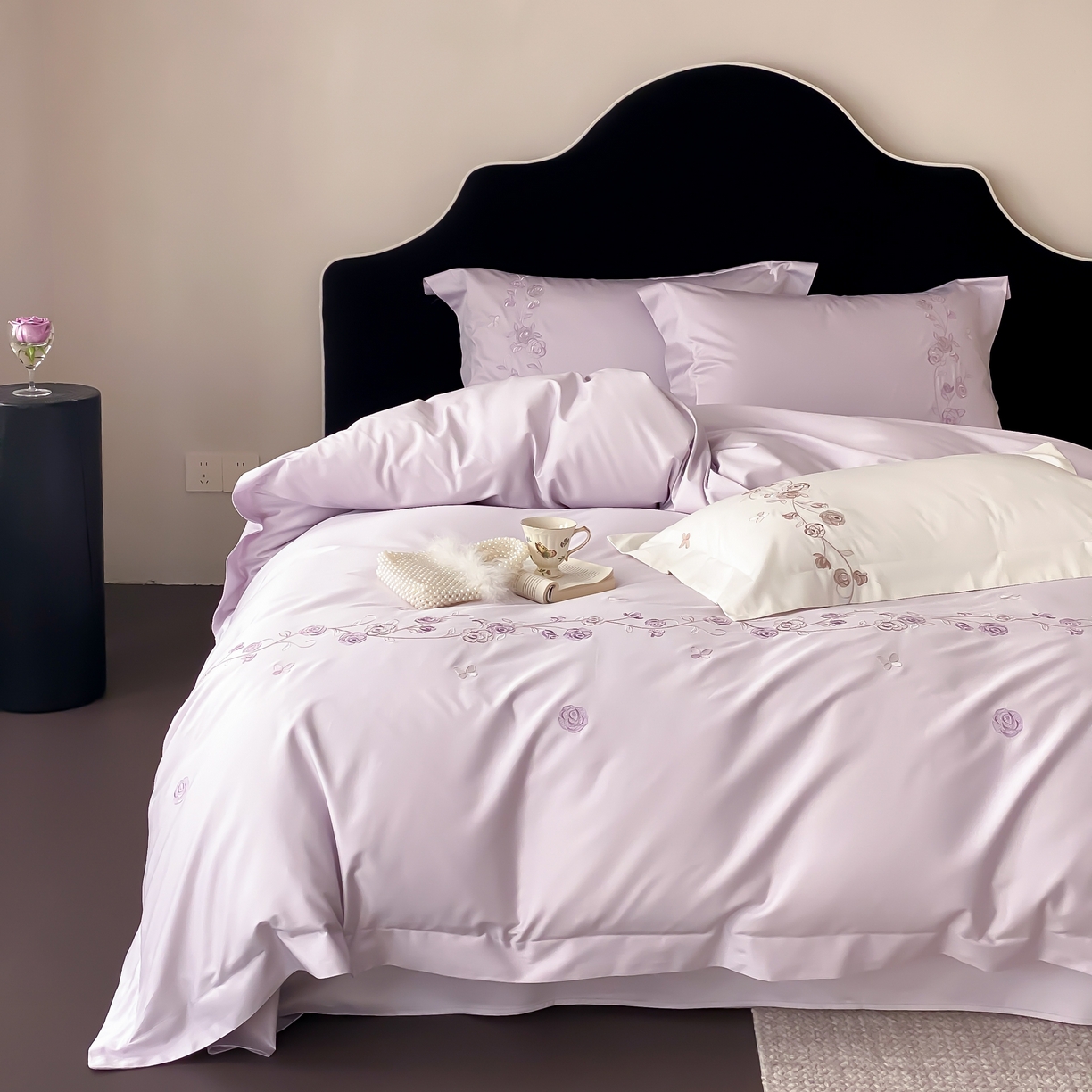 91家纺网 家纺一手货源 找家纺 树下 2026新款A类高支高密贡缎长绒棉全棉纯棉刺绣四件套（控价399） 萦梦-紫