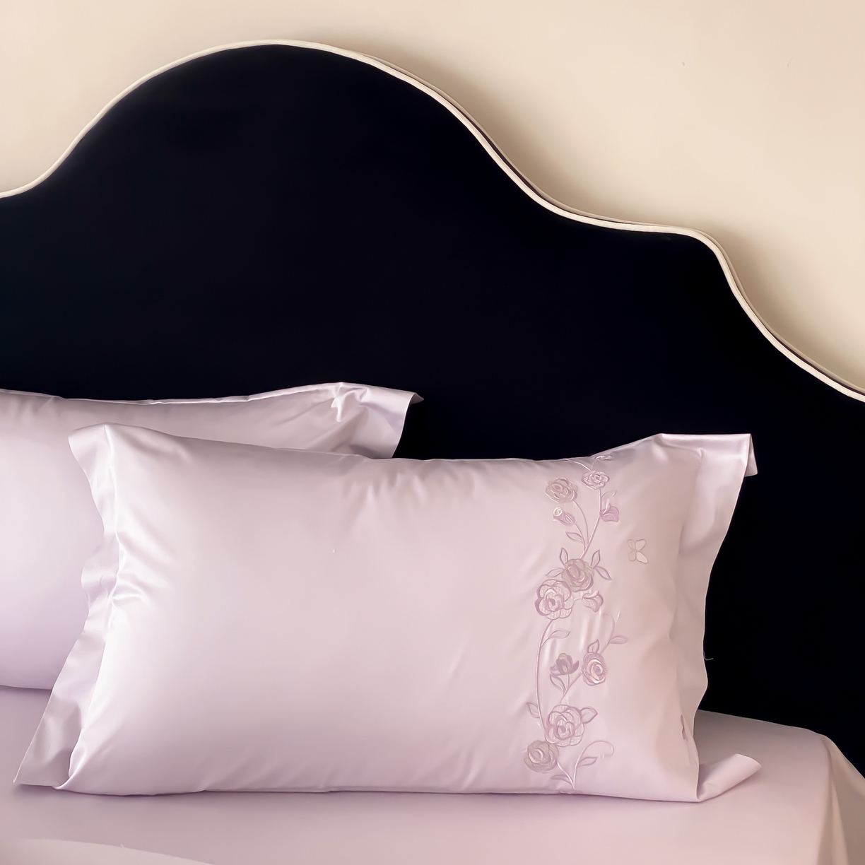 91家纺网 家纺一手货源 找家纺 树下 2026新款A类高支高密贡缎长绒棉全棉纯棉刺绣四件套（控价399） 萦梦-紫