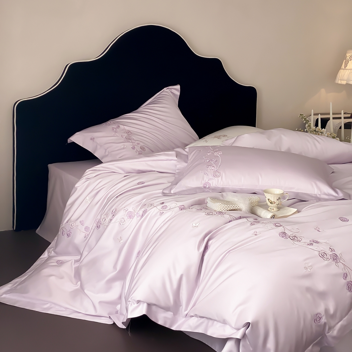 91家纺网 家纺一手货源 找家纺 树下 2026新款A类高支高密贡缎长绒棉全棉纯棉刺绣四件套（控价399） 萦梦-紫