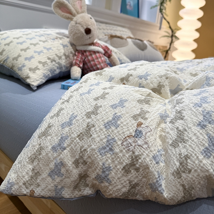 91家纺网 家纺一手货源 找家纺 水墨江南 2026直播热款泡芙棉双层纱四件套 小马派对